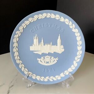 Christmas 1974 The Houses of Parliament Plate by Wedgwood